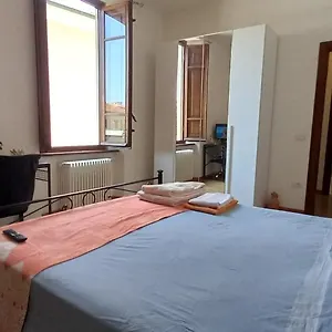 https://lucca-holiday-rental-by-the-walls.it-tuscanyhotel.com